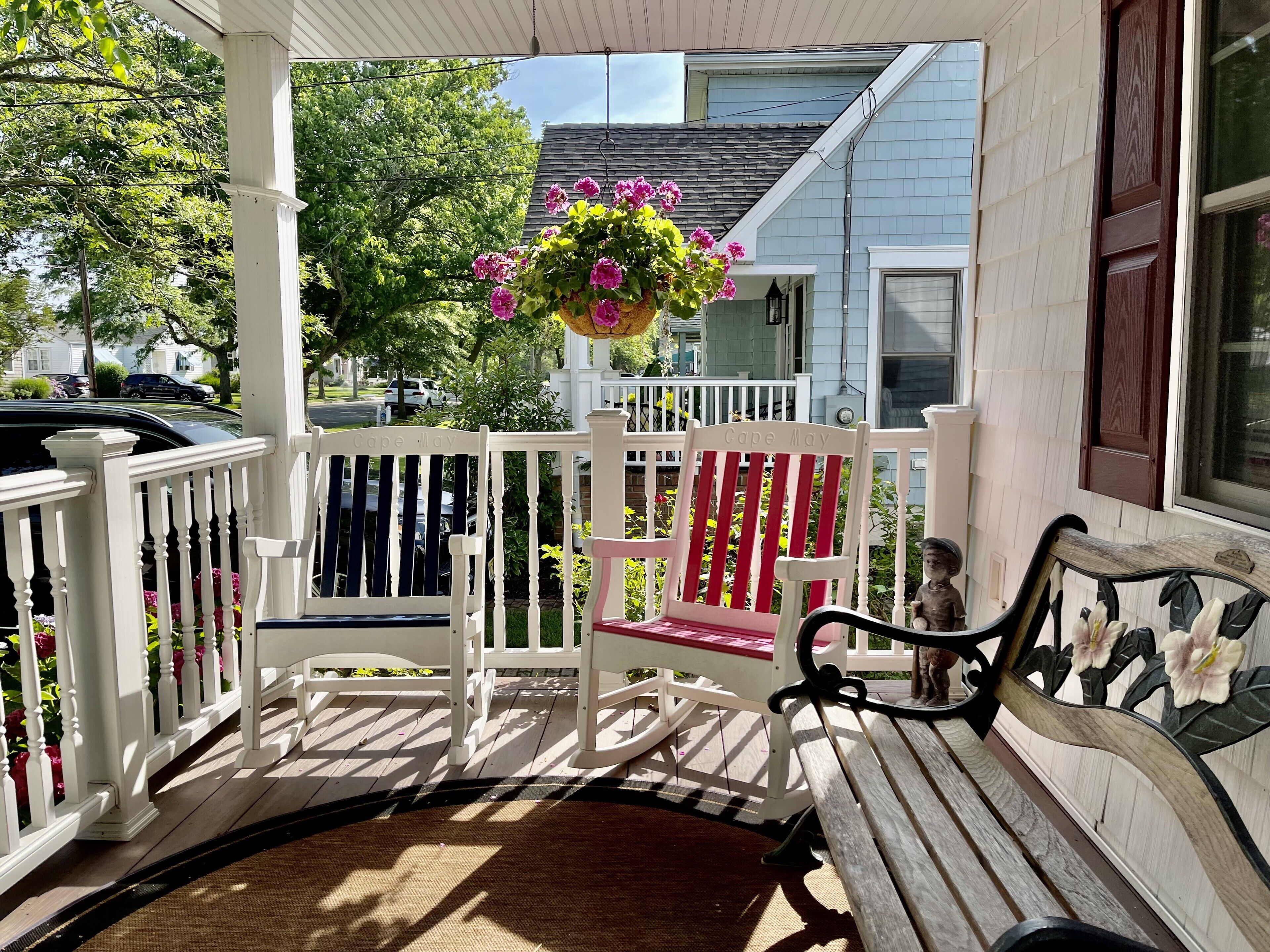 Classic Cape Bungalow On Idaho Ave - A Short 3 Block Stroll to the Shore