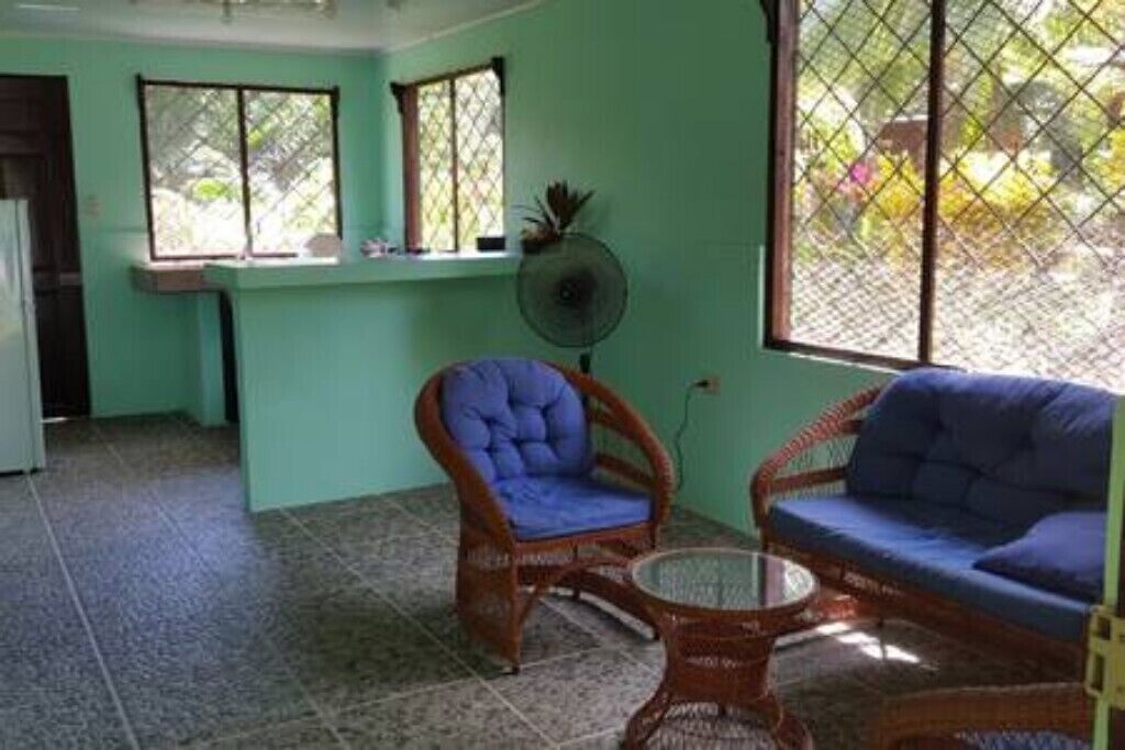 Come and enjoy a slice of paradise just 200 meters from the Pacific Ocean!