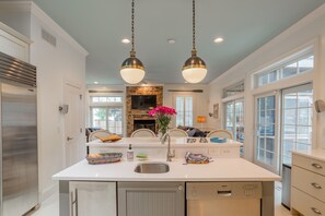 Interior - Stunner! Ocean Block 5BR Downtown Rehoboth Beach in The Pines (Rehoboth Beach)