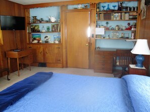 4 habitaciones, tabla de planchar con plancha, wifi y ropa de cama 