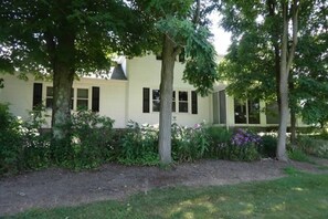 Exterior - Stay in an1890 farm home- 3 night minimum stay (Burlington Flats)