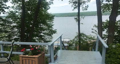 Cabin with lake views and beach access!