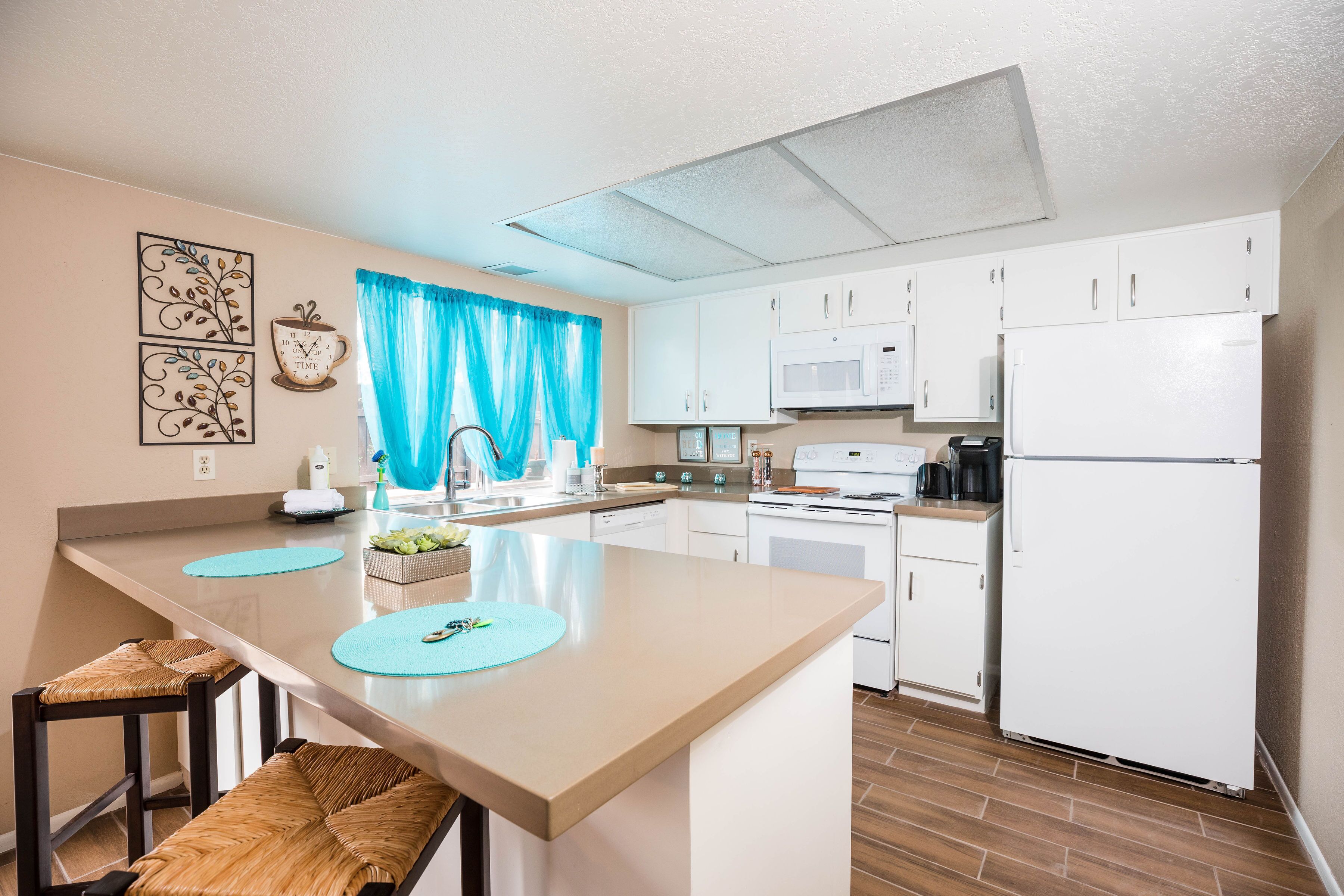 ♥ Remodeled 3BR Home Uptown Phoenix ♥ Pool | 1 PM Checkout