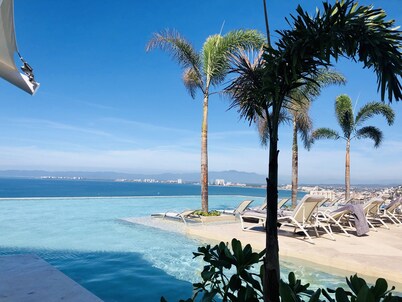 INDAH SKIES #7D by Sayan, Conchas Chinas, Custom!! 46 private Residences, Staff