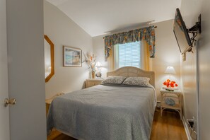 4 bedrooms, iron/ironing board, free WiFi