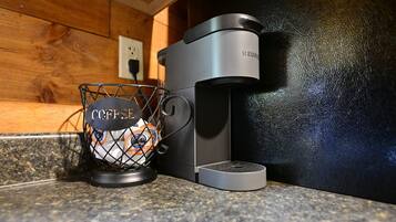 Douche, sĂšche-cheveux, serviettes fournies