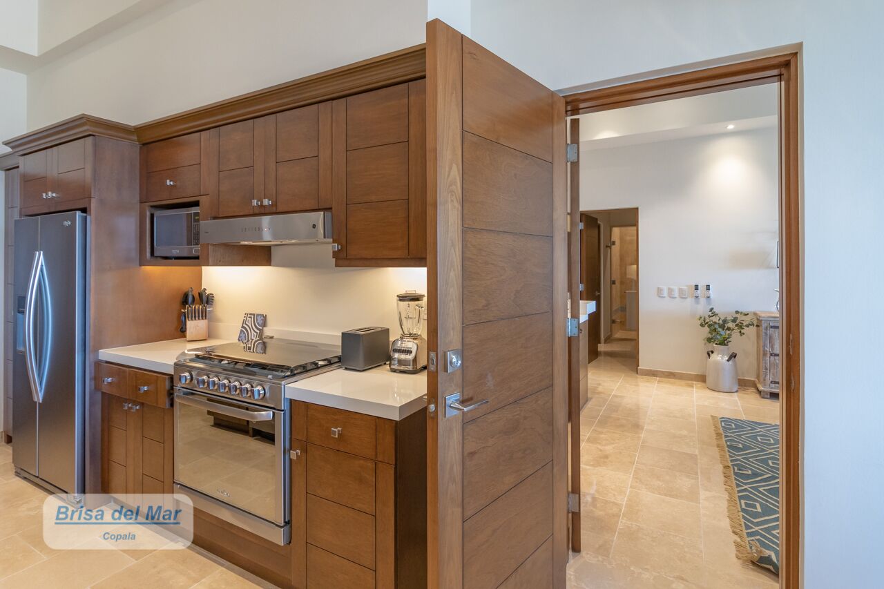 Private Terrace + Rooftop Patio with JAcuzzi & FirePit. 