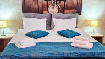 ミニバー、デスク、ノートパソコン用作業スペース、遮光カーテン