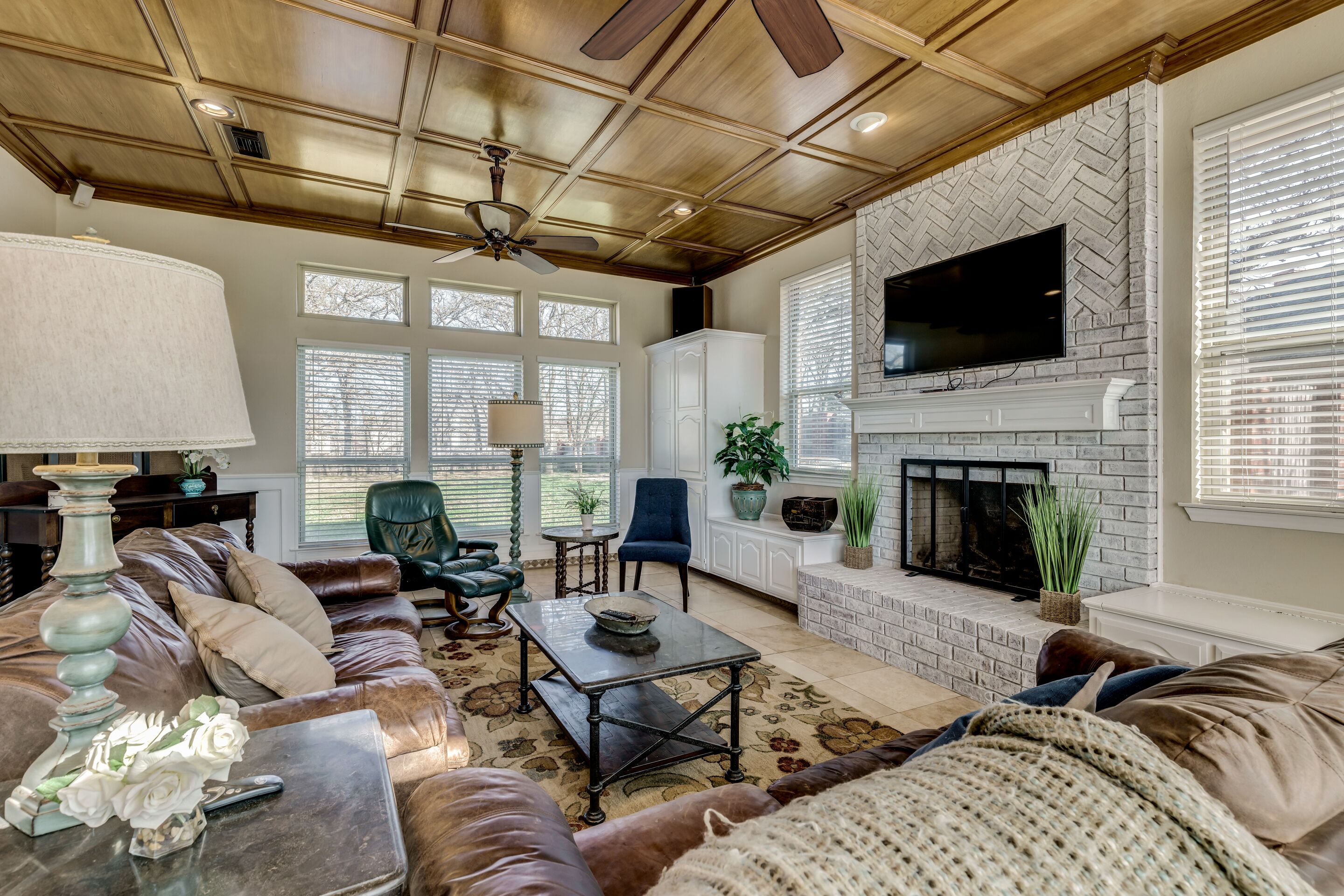 Televisor intel·ligent, llar de foc i videojocs 