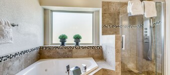 Near Arl. 5bedrm 4bath Sleeps 20
