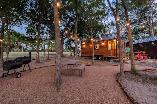 Schönes kleines Haus mit Landmotiven