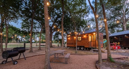 Schönes kleines Haus mit Landmotiven