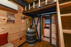 Unclassified image, 3 of 21, button - Beautiful Country-Themed Tiny House 145 (Caldwell)