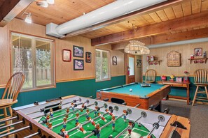 Spielezimmer