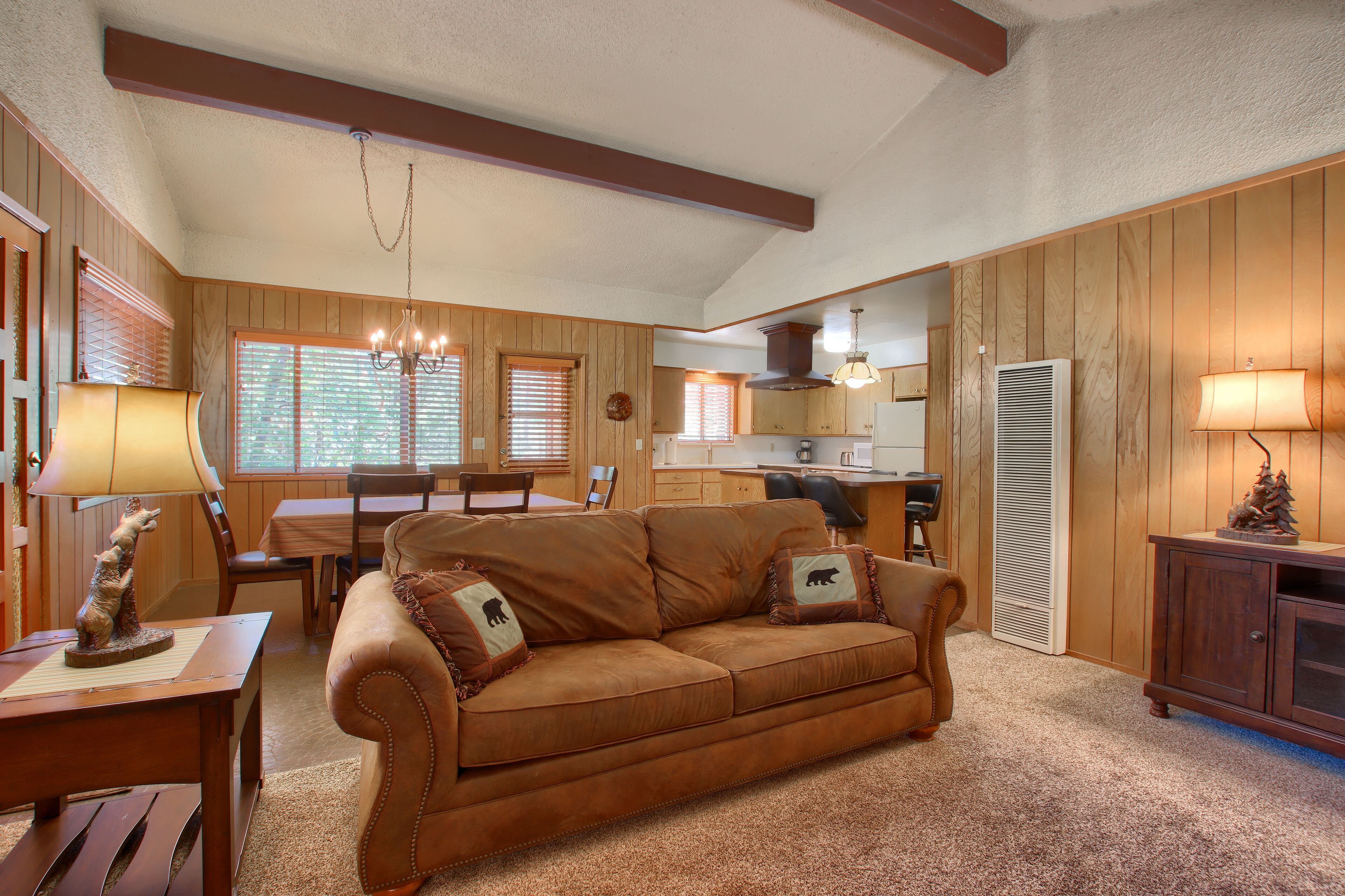 (84) Hasting's Hideaway at The Redwoods In Yosemite