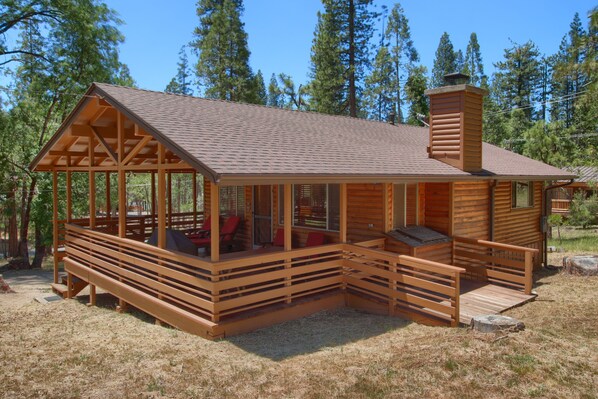 Exterior - (84) Hasting's Hideaway at The Redwoods In Yosemite (Yosemite National Park)