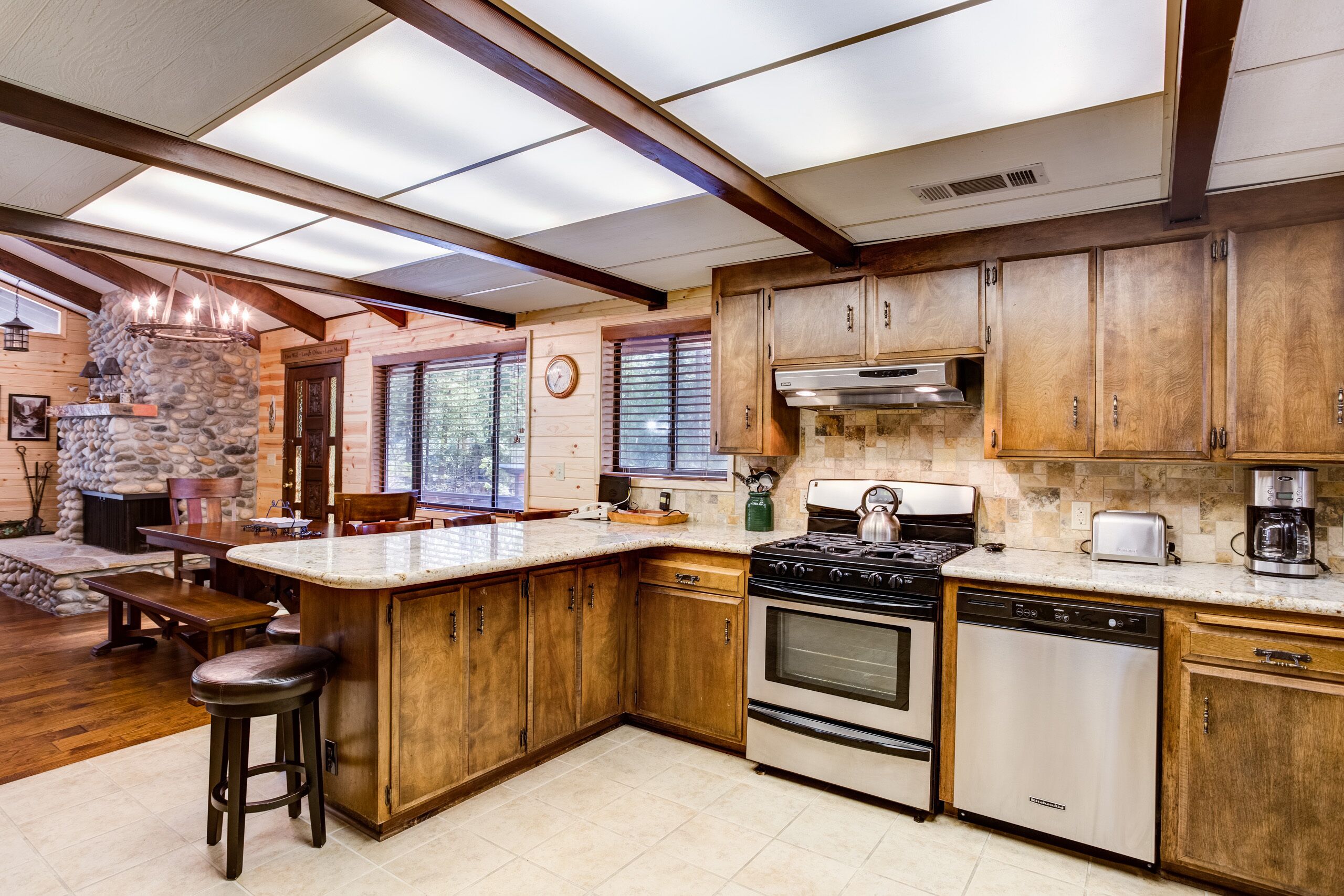 (42A) Steven's Retreat at The Redwoods In Yosemite