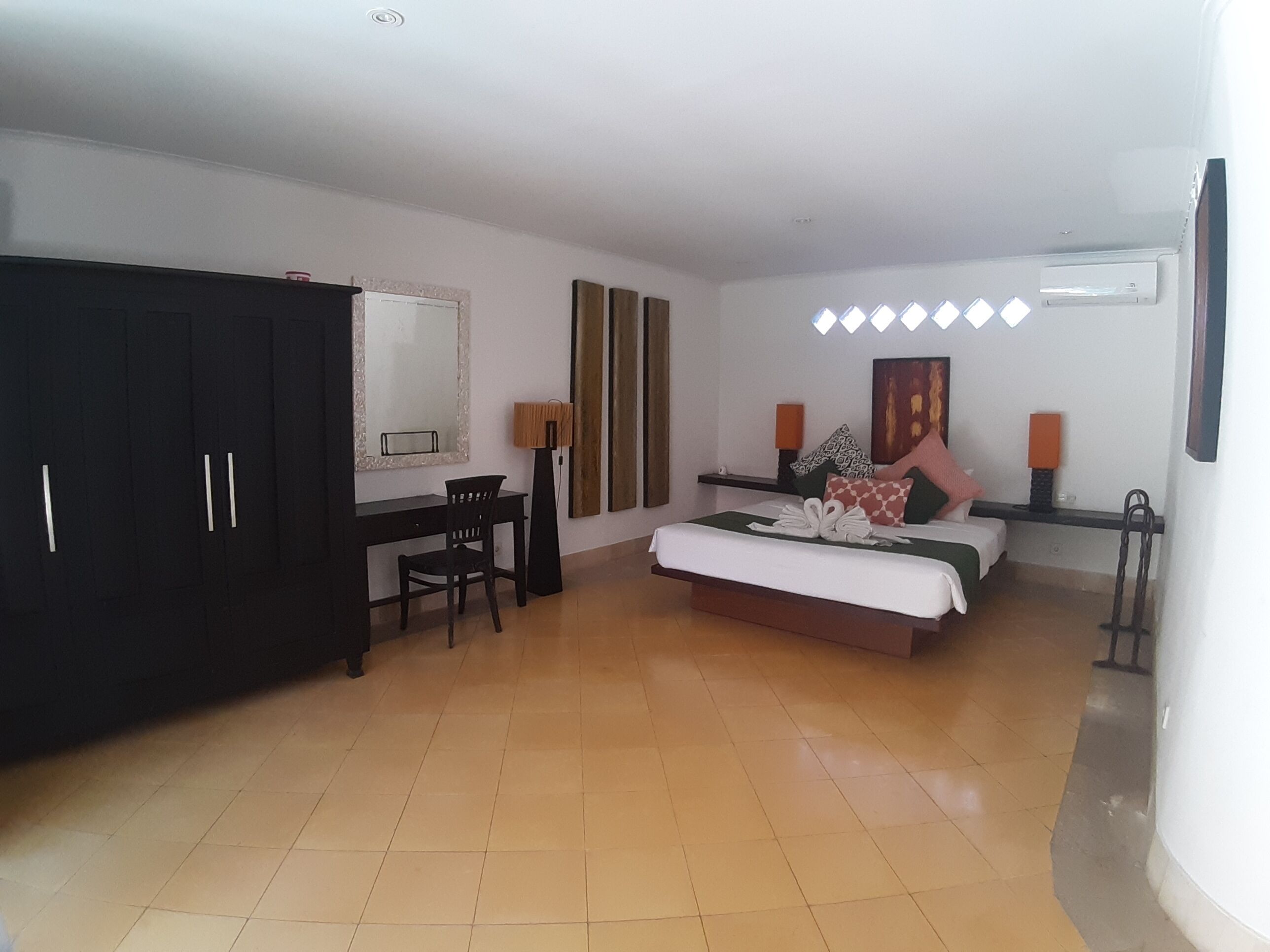 Walking distance to Beach! 