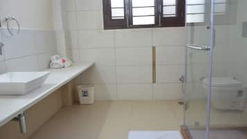 Deluxe Room, 1 Double Bed, Non Smoking | Bathroom | Shower