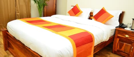 Caja de seguridad en la habitación y escritorio