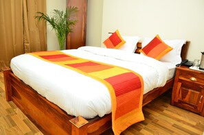 Deluxe Room, 1 Double Bed, Non Smoking | In-room safe, desk, soundproofing, free WiFi - Hotel M Villa (Jaipur)