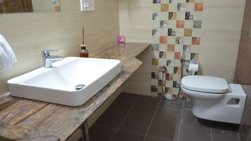 Deluxe Room, 1 Double Bed, Non Smoking | Bathroom | Shower