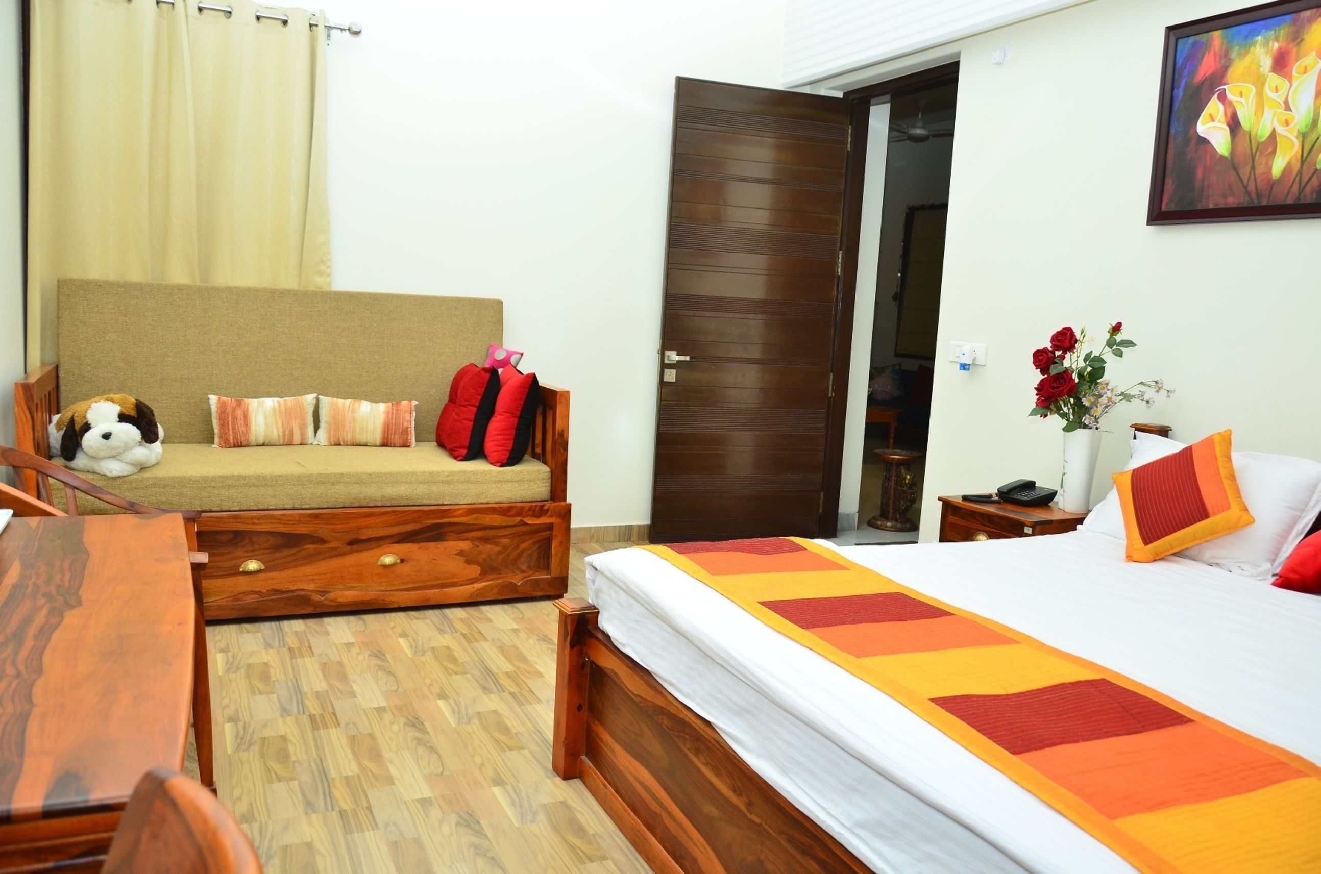 In-room safe, desk, soundproofing, free WiFi