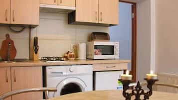 Apartment | Private kitchen | Fridge, microwave, stovetop, electric kettle