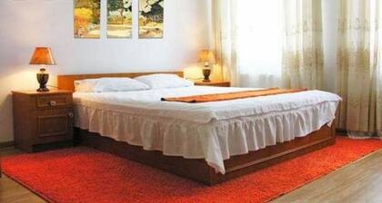 1 Bedroom Apartment Martovicha 3