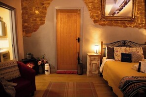 1 quarto, escrivaninha, Wi-Fi de cortesia, roupa de cama