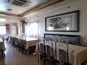 Breakfast served  - Ngoc Mai Hotel (Ha Long)