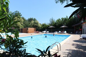 Außenpool (je nach Saison geöffnet), Cabañas (kostenlos), Liegestühle
