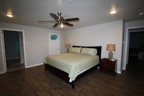 House, 4 Bedrooms