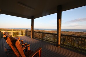 House, 4 Bedrooms | Balcony