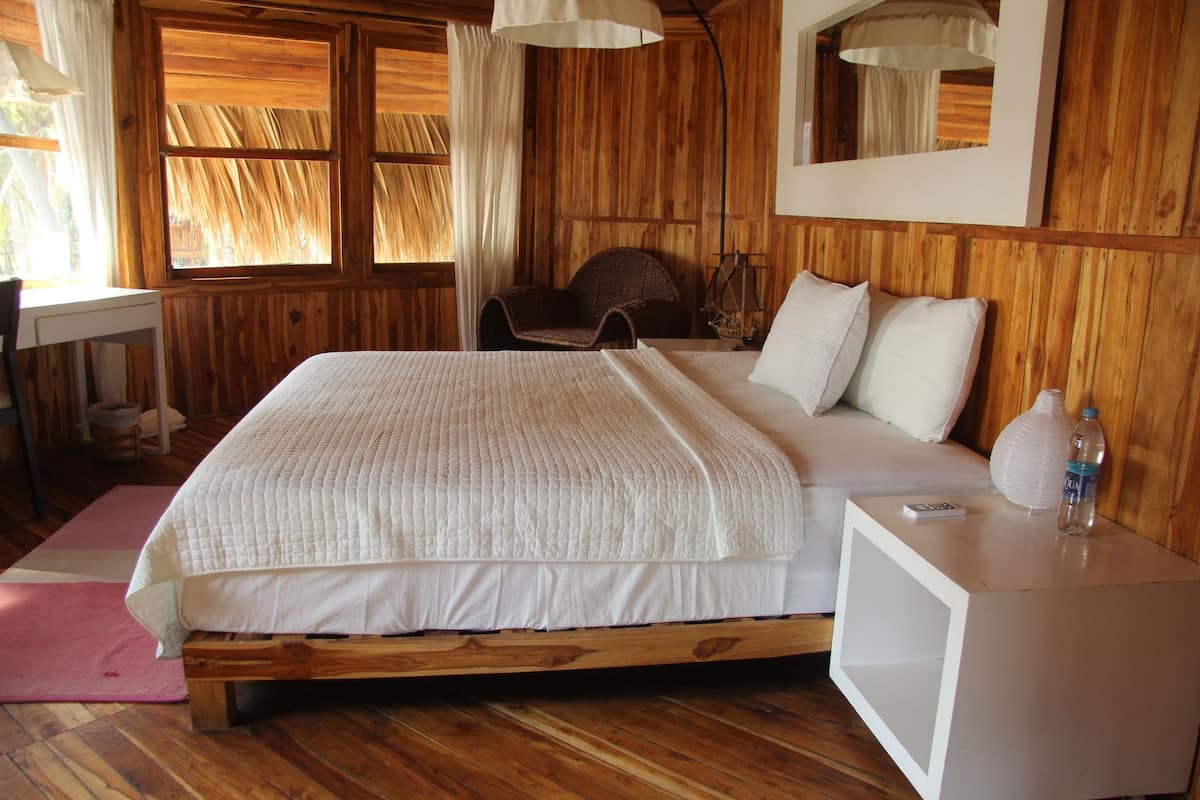Deluxe Bungalow, 1 King Bed (Bungalow # 6 o 7)
