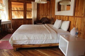 Bungalow Deluxe, 1 très grand lit (Bungalow # 6 o 7) | Literie de qualité supérieure, Wi-Fi gratuit, draps fournis