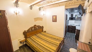 Studio | Iron/ironing board, free WiFi, bed sheets