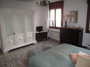 1 Schlafzimmer, Bügeleisen/Bügelbrett, kostenloses WLAN, Bettwäsche