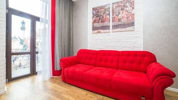 Apartment, City View | Mini fridge