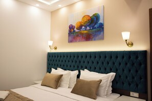 Standard Double or Twin Room | In-room safe, individually decorated, individually furnished, desk - Luxury Rooms Velika Skadarlija (Belgrade)