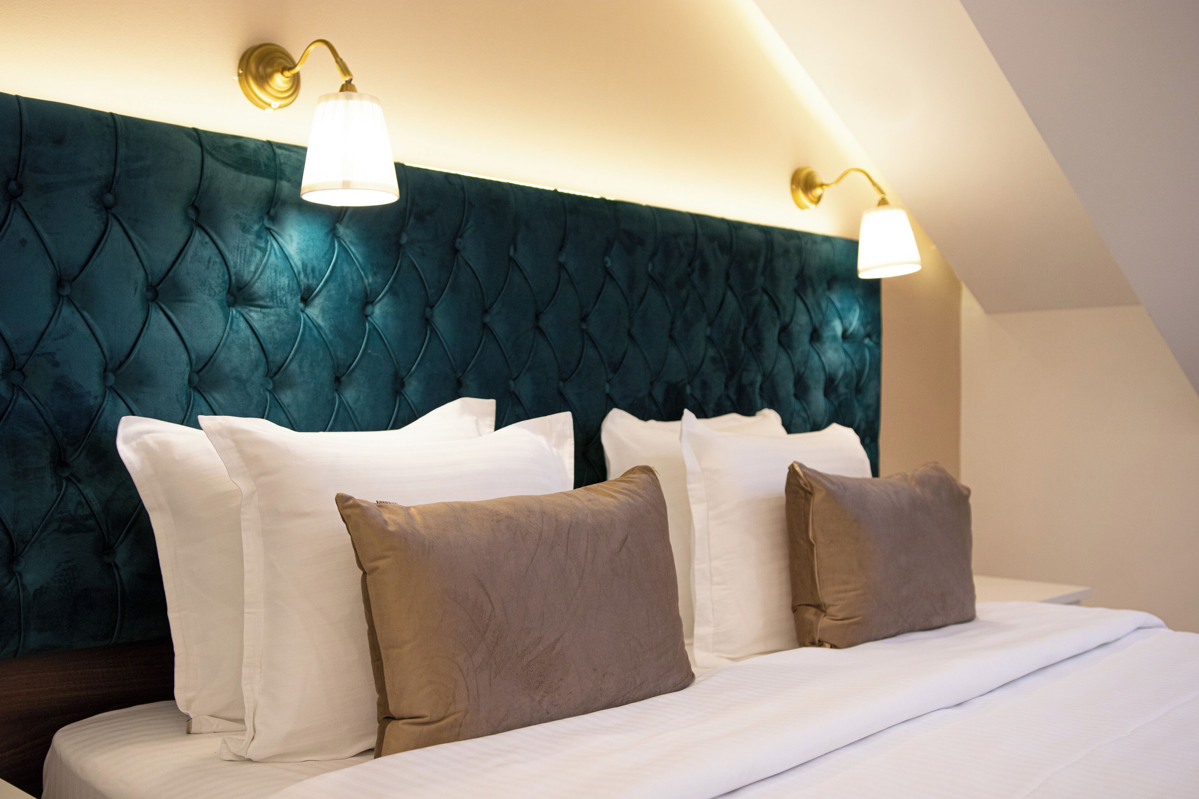 family room | 1 bedroom, in-room safe, individually decorated, individually furnished