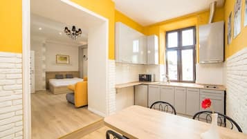 Apartment, Non Smoking | Private kitchen | Fridge, microwave, stovetop, electric kettle