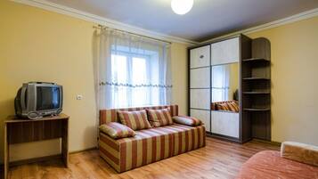 Apartment | Living area | Flat-screen TV