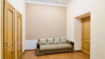 Apartment | Living area | Flat-screen TV