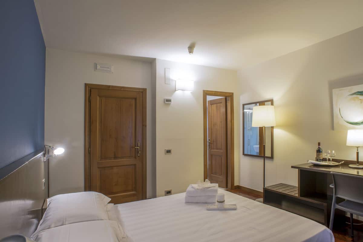 Classic Double or Twin Room | Egyptian cotton sheets, premium bedding, down comforters, minibar