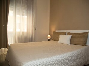 Caixa forta a l'habitació, escriptori, wifi gratuïta i roba de llit 