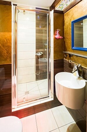 Apartment, Non Smoking | Bathroom
