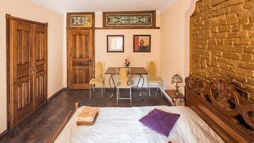 Apartment, Non Smoking | 2 bedrooms, iron/ironing board, free WiFi, bed sheets