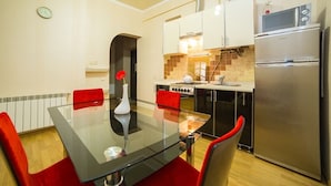 Apartemen, Bebas Asap Rokok | 2 kamar tidur, setrika/meja setrika, Wi-Fi gratis, dan seprai linen