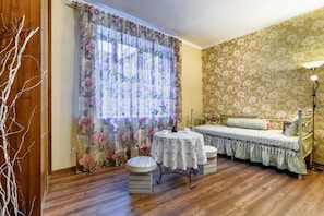 Soundproofing, iron/ironing board, free WiFi, bed sheets